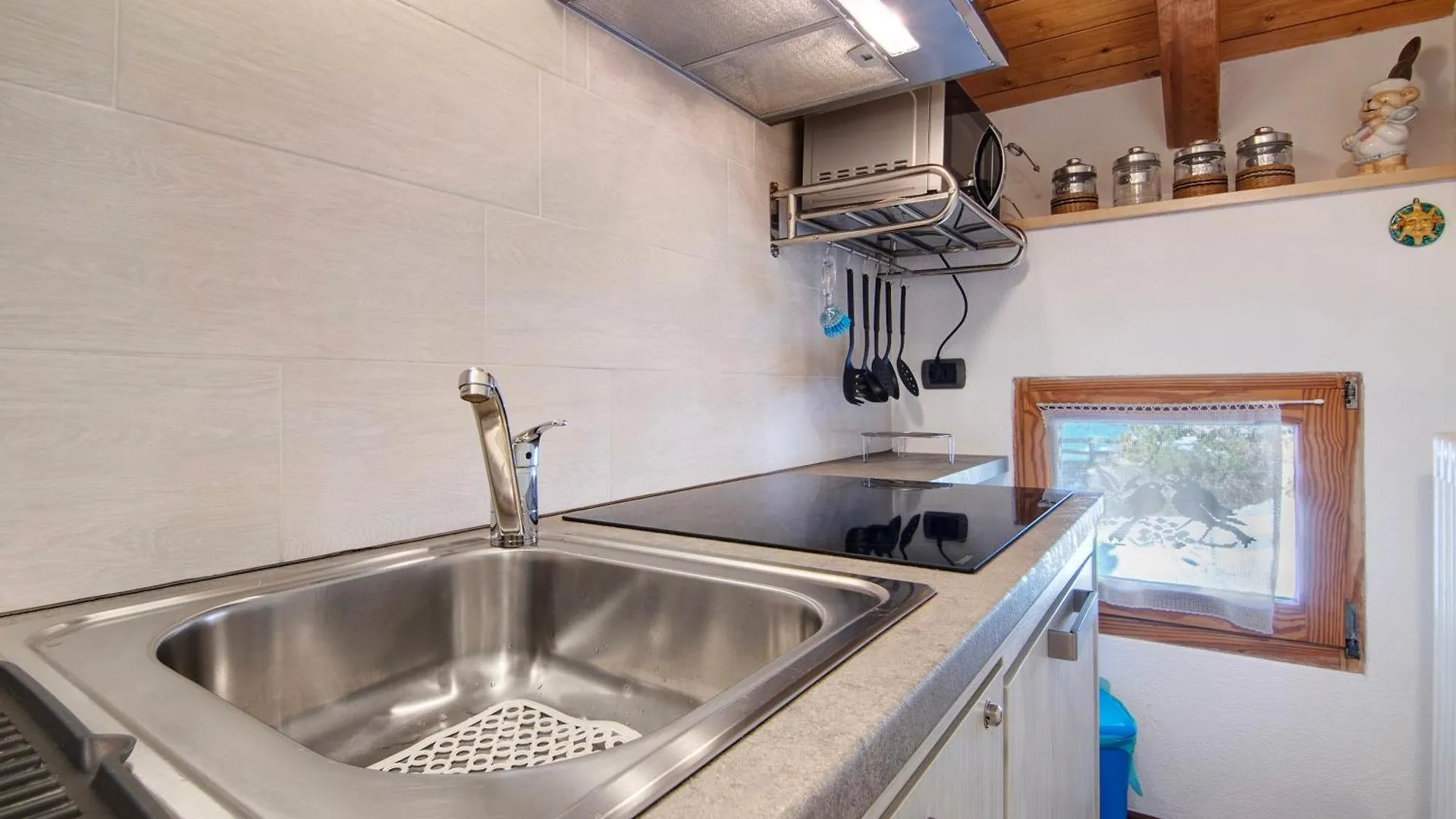 Ginepro Casa Vacanze Madesimo 0*,  Italy