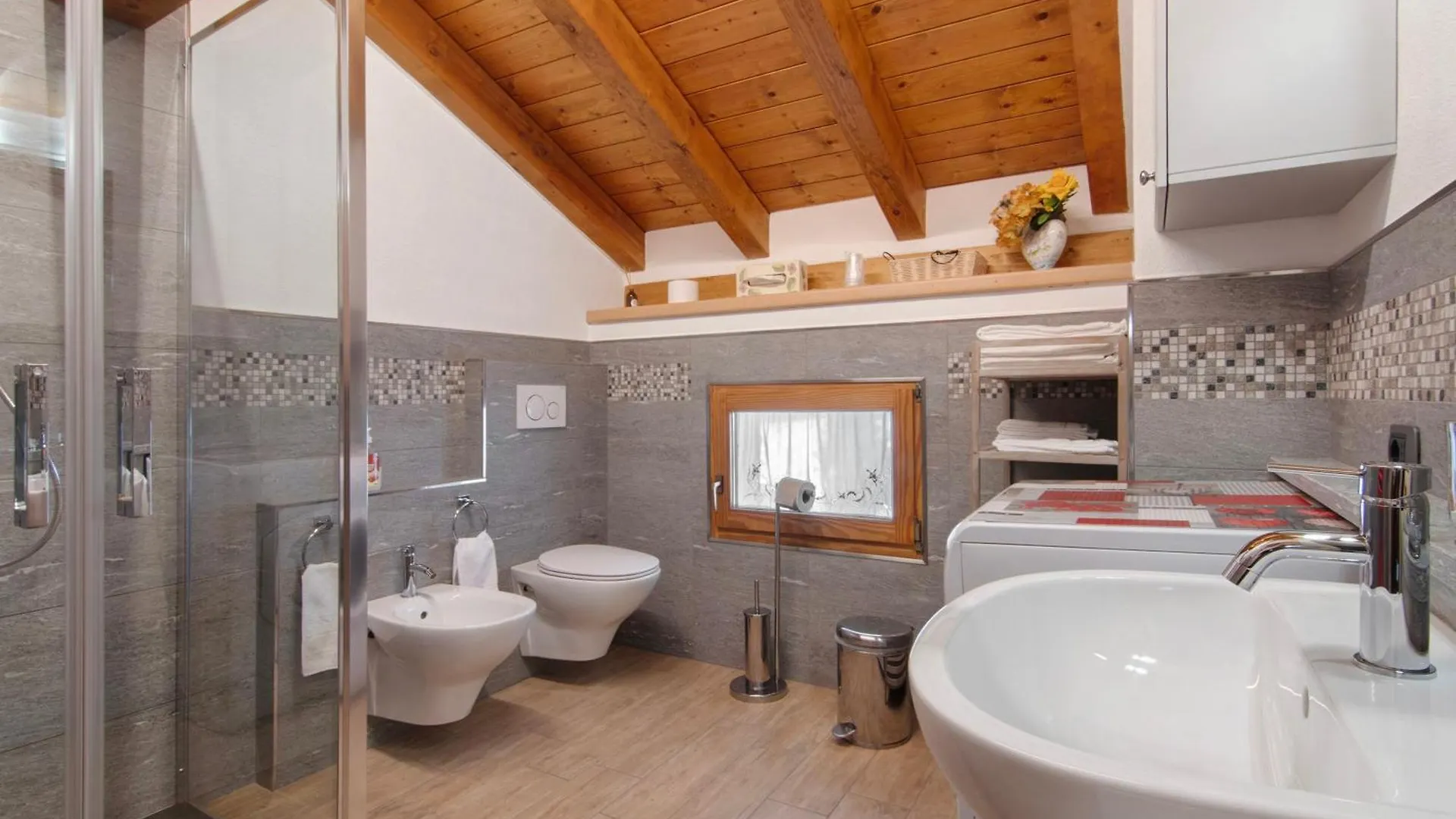 Apartment Ginepro Casa Vacanze Madesimo Italy